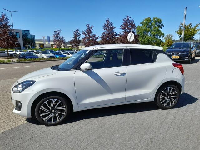Suzuki SWIFT 1.2 STYLE SMART HYBR. KEYLESS ECC CAMERA CARPLAY NAVI ADD. CRUISE