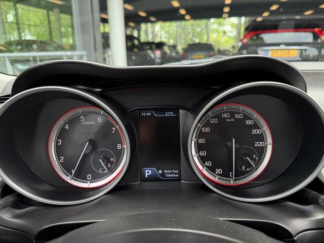 Suzuki SWIFT 1.0 Stijl Automaat 110PK | Achteruitrijcamera | Adaptieve Cruise Control | Climate Control | Carplay | Navigatie