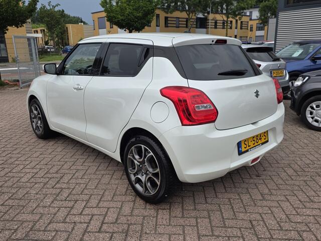 Suzuki SWIFT 1.2 Stijl navi, keyless, xenon, stoel verw, apple/andriod