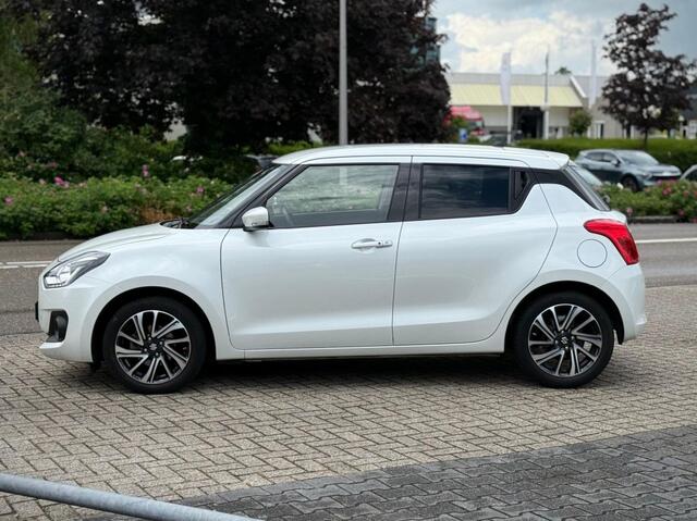 Suzuki SWIFT 1.2 STYLE SMART HYBR. KEYLESS ECC CAMERA CARPLAY NAVI ADD. CRUISE