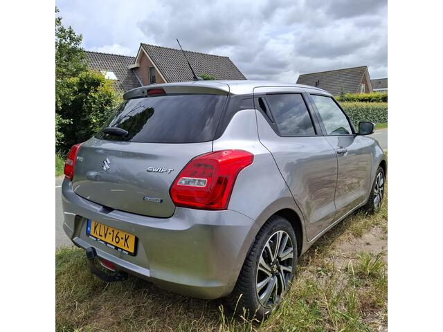 Suzuki SWIFT 1.2 Comfort Smart Hybrid Verwarmde stoelen, Trekhaak, Sportvelgen