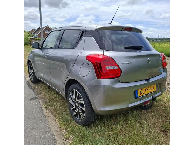 Suzuki SWIFT 1.2 Comfort Smart Hybrid Verwarmde stoelen, Trekhaak, Sportvelgen