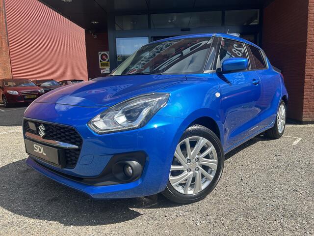 Suzuki SWIFT 1.2 Style Smart Hybrid // CAMERA // APPLE CARPLAY - ANDROID AUTO // STOELVERWARMING // AIRCO // ADAPTIVE CRUISE // PDC // TREKHAAK!!