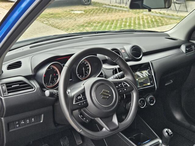 Suzuki SWIFT 1.2 Style Two-Tone Smart Hybrid Carplay Cam ECC