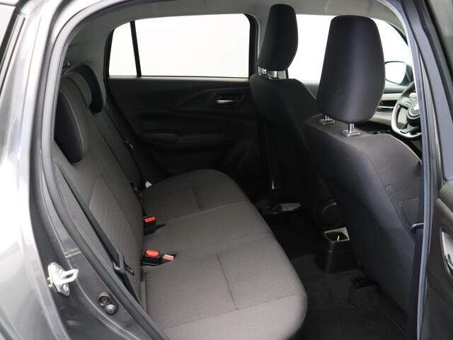 Suzuki SWIFT 1.2 Comfort Smart Hybrid | Achteruitrijcamera | Stoelverwarming | Adaptieve cruise control | Navigatie |