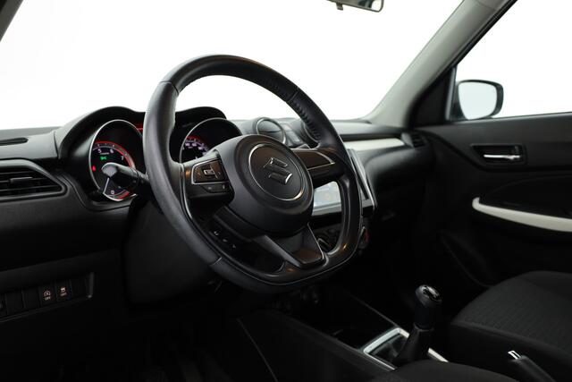 Suzuki SWIFT 1.2 GT 90PK Smart Hybrid | Rijklaar! | Orig. NL | Stoelverwarming | NAV+App.Connect | Airco | Camera | Bluetooth | Elek. Ramen | Mistlampen | 5-deurs | V