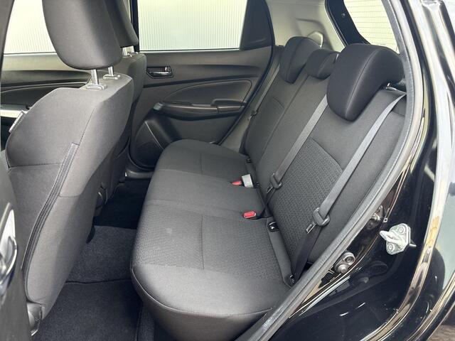 Suzuki SWIFT 1.0 Stijl **AUTOMAAT/ TREKHAAK/ KEYLESS**