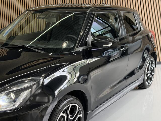 Suzuki SWIFT 1.4 Sport Smart Hybrid | Navi | Carplay | Dodehoek | Camera | 17" | Stoelverwarming | ACC | 100% Suzuki Dealer onderhouden!