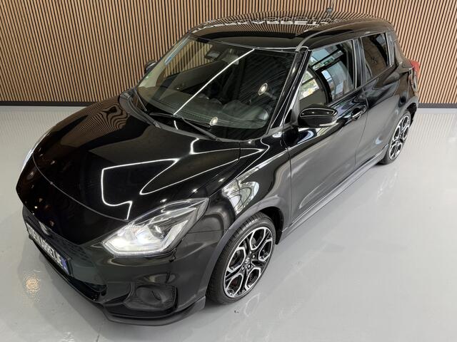 Suzuki SWIFT 1.4 Sport Smart Hybrid | Navi | Carplay | Dodehoek | Camera | 17" | Stoelverwarming | ACC | 100% Suzuki Dealer onderhouden!