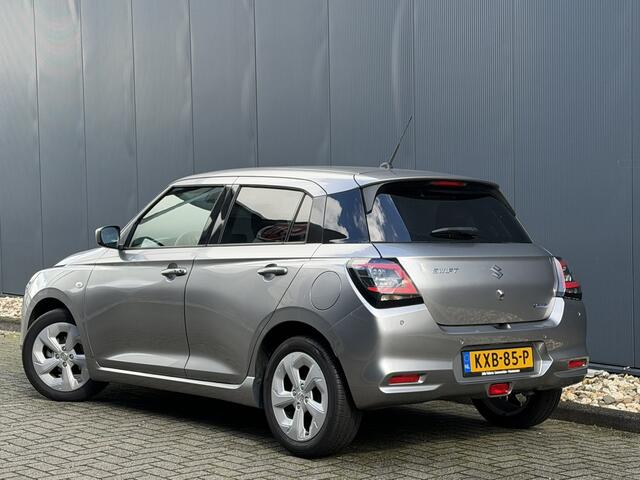 Suzuki SWIFT 1.2 Select Smart Hybrid | Stoelverwarming | Apple Carplay/Android Auto | Cruise control | Camera | Meer foto's volgen!