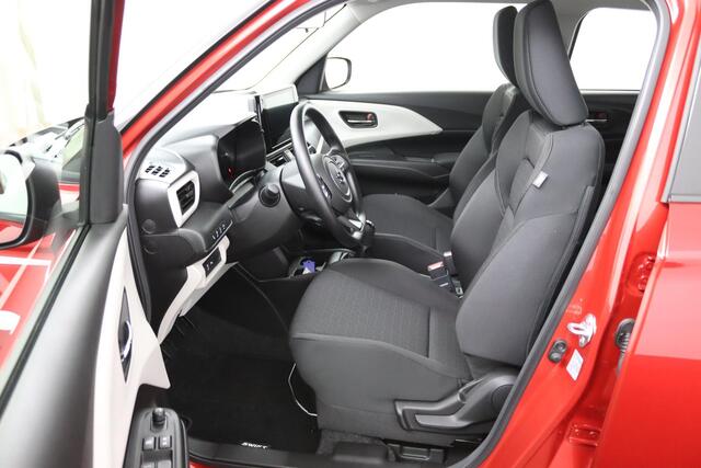 Suzuki SWIFT 1.2 Comfort Smart Hybrid | €2200,- Korting | Nieuwe Auto | Meerdere modellen uit voorraad leverbaar |