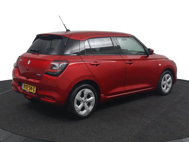 Suzuki SWIFT 1.2 Select Smart Hybrid Automaat | Automaat | Keyless Entry | Stoelverwarming | Navigatie | Dodehoek Detectie | Privacy Glas |