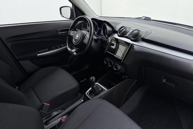 Suzuki SWIFT 1.2 Style Smart Hybrid 83pk | Navigatie | Camera | Climate Control | Stoelverwarming | Cruise Control Adaptief | Lichtmetalen Velgen | Weinig Kilometers