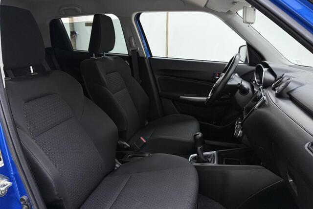 Suzuki SWIFT 1.2 Style Smart Hybrid 83pk | Navigatie | Camera | Climate Control | Stoelverwarming | Cruise Control Adaptief | Lichtmetalen Velgen | Weinig Kilometers
