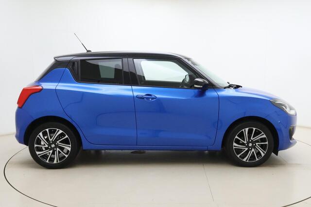 Suzuki SWIFT 1.2 Style Smart Hybrid 83pk | Navigatie | Camera | Climate Control | Stoelverwarming | Cruise Control Adaptief | Lichtmetalen Velgen | Weinig Kilometers