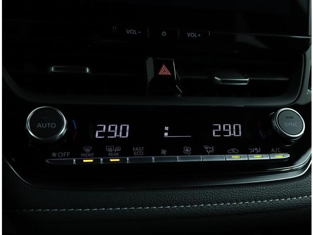 Suzuki Swace 1.8 Hybrid Style | Climate Control | Cruise Control adaptive | Parkeersenosoern V+A | Camera | Apple car play, Android auto | DAB | Navigatie | Suzuki safety system |