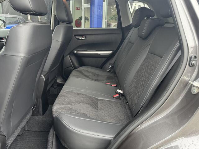 Suzuki VITARA 1.4 Boosterjet Style Smart Hybrid BTW meest Luxe uitvoering. Info: M. Safari 0492588976