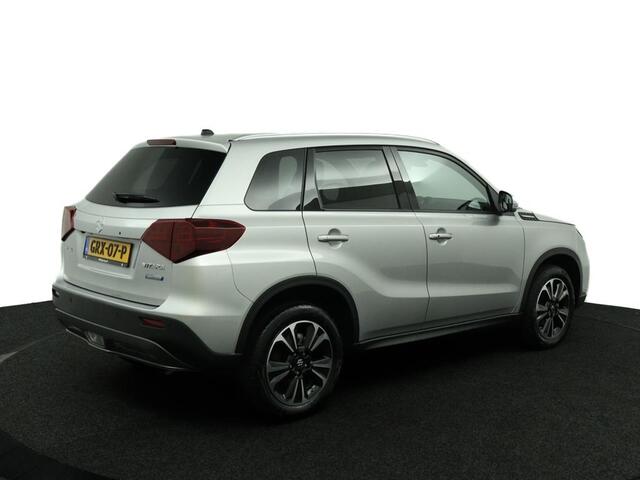 Suzuki VITARA 1.4 Boosterjet Style Smart Hybrid | Alcantara Bekleding | Keyless Entry | Parkeersensoren Rondom | Navigatie |
