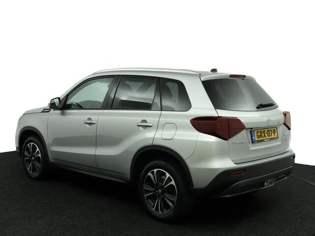 Suzuki VITARA 1.4 Boosterjet Style Smart Hybrid | Alcantara Bekleding | Keyless Entry | Parkeersensoren Rondom | Navigatie |