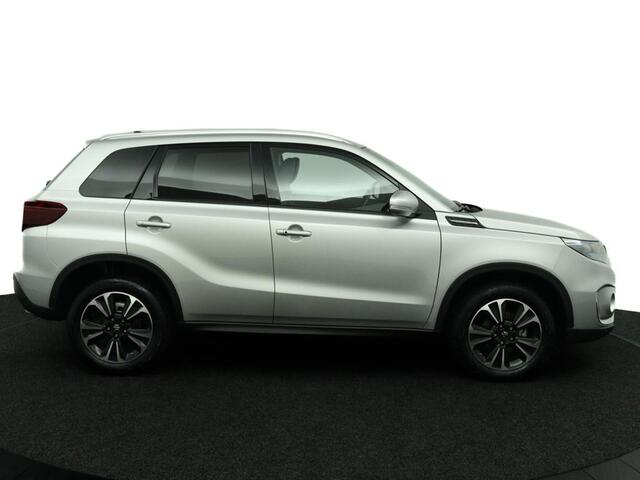 Suzuki VITARA 1.4 Boosterjet Style Smart Hybrid | Alcantara Bekleding | Keyless Entry | Parkeersensoren Rondom | Navigatie |