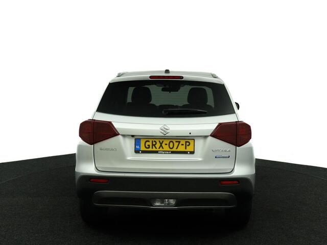 Suzuki VITARA 1.4 Boosterjet Style Smart Hybrid | Alcantara Bekleding | Keyless Entry | Parkeersensoren Rondom | Navigatie |