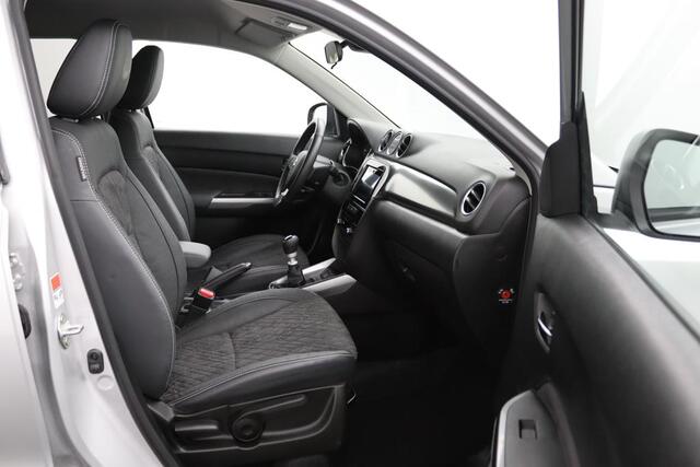 Suzuki VITARA 1.4 Boosterjet Style Smart Hybrid | Alcantara Bekleding | Keyless Entry | Parkeersensoren Rondom | Navigatie |