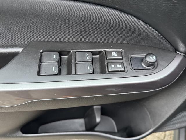 Suzuki VITARA 1.0 Boosterjet Select Dealer onderhouden Navigatie Cruise control Camera Info: M. Safari 0492588976