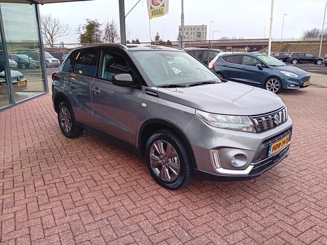Suzuki VITARA 1.5 Hybrid Select Automaat, Airco(automatisch) Carplay/Android auto, Navigatie, Bluetooth, Cruise control adaptief, Stoelverwarming, Camera, Keyless, Rijbaan begeleiding, Dode hoek detector, enz.., Nieuwstaat, Dealer onderhouden, BOVAG