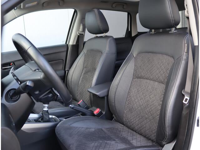 Suzuki VITARA 1.4 Boosterjet Style | Panoramadak | Trekhaak | 1e eigenaar | NAP