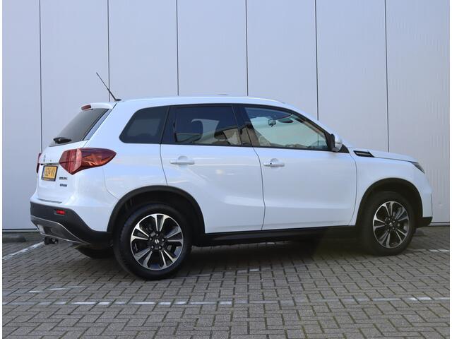 Suzuki VITARA 1.4 Boosterjet Style | Panoramadak | Trekhaak | 1e eigenaar | NAP