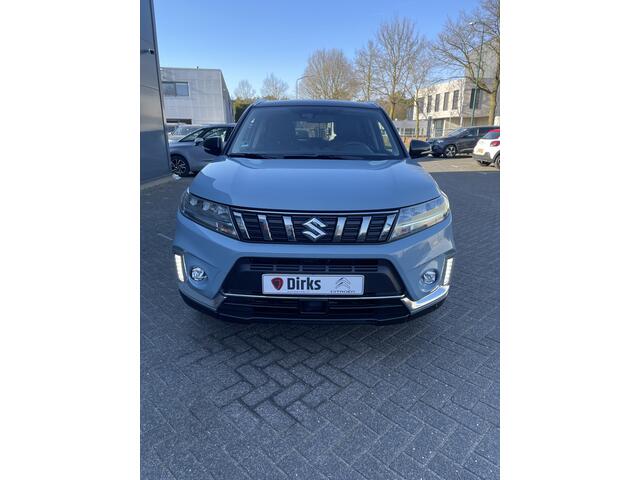 Suzuki VITARA 115pk Hybrid Style (Camera - Keyless Entry - Stoelverwarming - Parkeersensoren V+A - - Automatische Airco - Navigatie - Dodehoekdetectie- Two Tone)