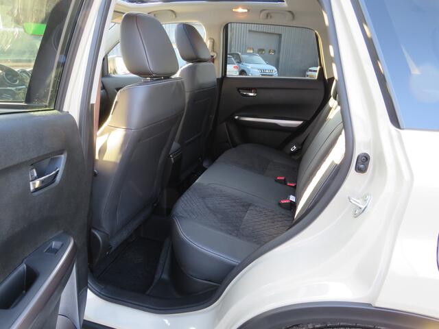 Suzuki VITARA 1.5 Hybrid Style, Automaat, Panoramadak, 6 jaar GARANTIE, Navigatie en Draadloos Applecarplay / Androidauto