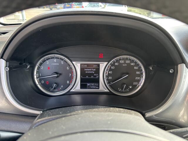 Suzuki VITARA 1.6 Exclusive Navi+BT+Camera+Carplay Stoelverwarming ECC-Airco Cr.Control Trekhaak17"LMV