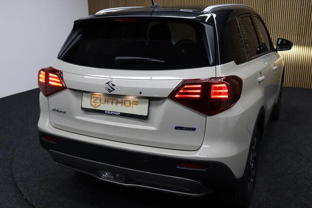 Suzuki VITARA 1.5 Hybrid Automaat Style | ¤ 3.600,- Demo voordeel! | Leder | Navigatie | Camera | Parkeerhulp | Adaptive-cruise | Two-Tone Lak | Dodehoekdetectie