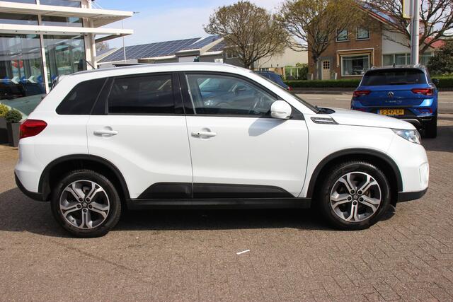 Suzuki VITARA 1.6 High Executive Automaat | Opendak | PDC | Half leer | Keyless |