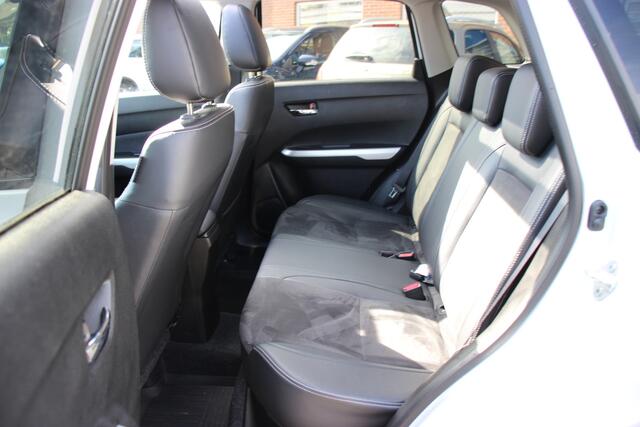 Suzuki VITARA 1.6 High Executive Automaat | Opendak | PDC | Half leer | Keyless |