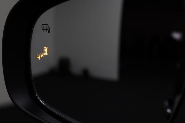 Suzuki VITARA 1.5 Hybrid Automaat Style | ¤ 3.600,- Demo voordeel! | Leder-Alcantara | Camera | Navigatie | Parkeerhulp | Adaptive-cruise | Two-Tone Lak | Dodehoekdetectie