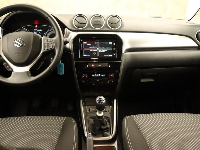 Suzuki VITARA 1.4 Boosterjet Comfort Smart Hybrid - ORIGINEEL NEDERLANDSE AUTO - AFNEEMBARE TREKHAAK (1.500KG GEREMD TREKGEWICHT) - STOELVERWARMING - ACHTERUITRIJ CAMERA - NAVIGATIE - DODEHOEK DETECTIE