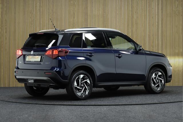 Suzuki VITARA 1.5 Hybrid Automaat Style AllGrip | Panoramadak | ¤ 3.100,- Demo voordeel! | Leder-Alcantara | Camera | Navigatie | Parkeerhulp | Adaptive-cruise | Two-Tone Lak | Dodehoekdetectie
