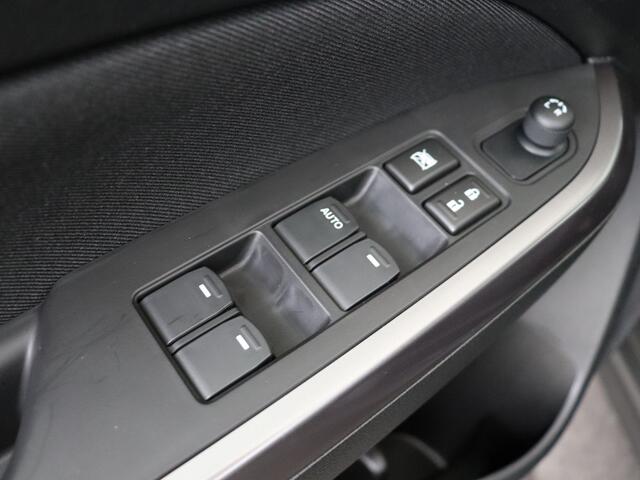 Suzuki VITARA 1.4 Boosterjet Select Smart Hybrid Nu tijdelijk met ¤ 1000,- extra SUV voordeel
