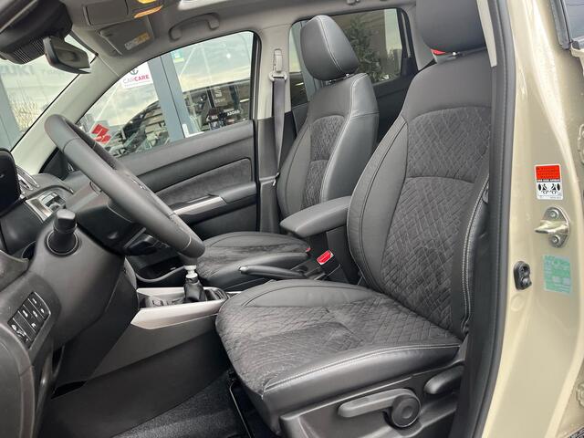Suzuki VITARA 1.4 Boosterjet Style Smart Hybrid / Pano. / Camera / Stoelverw. / Dodehoek herkenning /