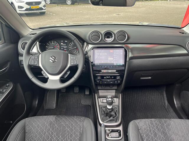 Suzuki VITARA 1.4 Boosterjet Style Smart Hybrid / Pano. / Camera / Stoelverw. / Dodehoek herkenning /