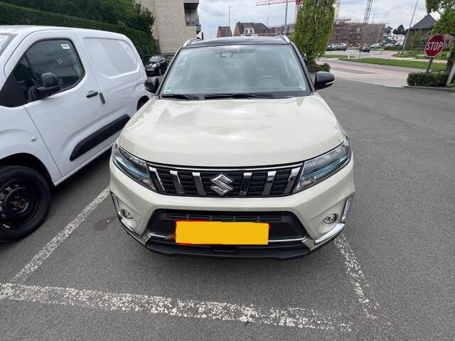 Suzuki VITARA 1.5 HYBRID STYLE ALLGRIP AUT. 4x4 | Dodehoeksensoren | Alcantara | Keyless