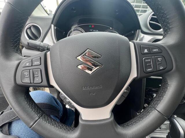 Suzuki VITARA 1.5 HYBRID STYLE ALLGRIP AUT. 4x4 | Dodehoeksensoren | Alcantara | Keyless