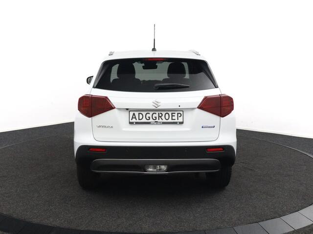 Suzuki VITARA 1.4 Boosterjet Style Smart Hybrid | Parkeersensoren Rondom | Alcantara Bekleding | Dodehoek Detectie | Navigatie | Stoelverwarming |