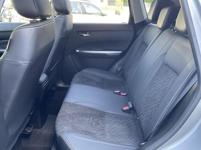 Suzuki VITARA 1.5 Hybrid Style AllGrip **SCHUIF-/KANTELDAK/ NAVIGATIE/ DODE HOEK DETECTIE**