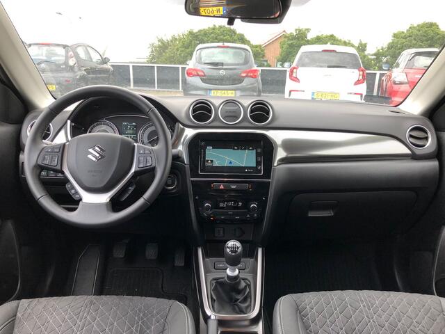 Suzuki VITARA 1.4 Boosterjet Style Hybrid | Trekhaak | Navi | PDC | Keyless |
