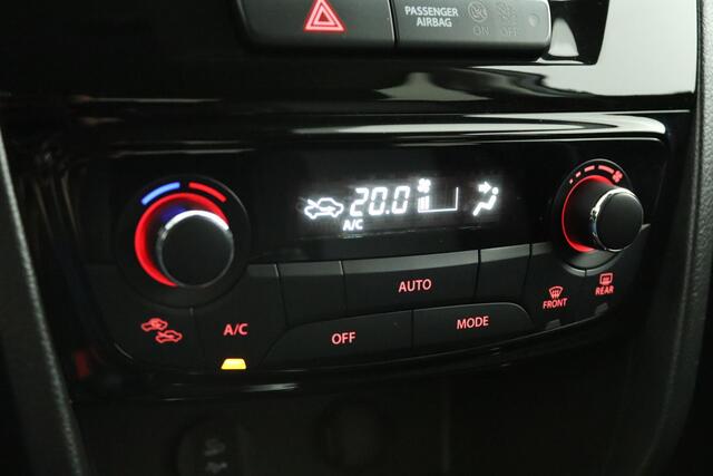 Suzuki VITARA 1.4 Boosterjet Select Smart Hybrid | Black Edition | Trekhaak | Sidebars | Achteruitrijcamera | Adaptive Cruise Control |