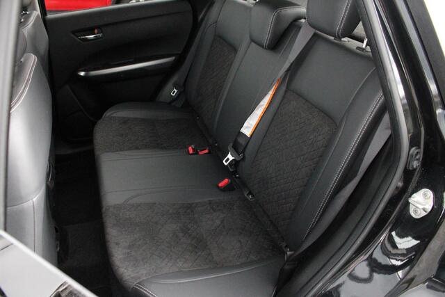 Suzuki VITARA 1.4 Boosterjet Style Smart Hybrid Navigatie, Parkeersensoren voor en achter, Stoelverwarming, Achteruitrijcamera