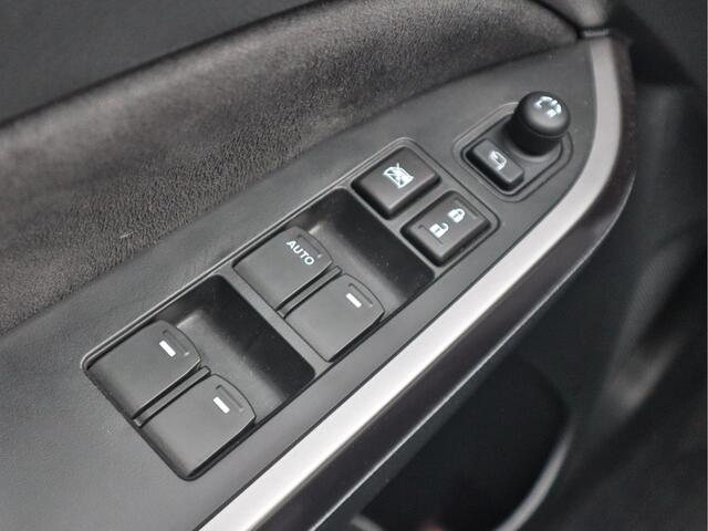 Suzuki VITARA 1.4 Boosterjet Style Smart Hybrid | Camera | Navigatie | Stoelverwarming | Cruise control | Afneembare Trekhaak |